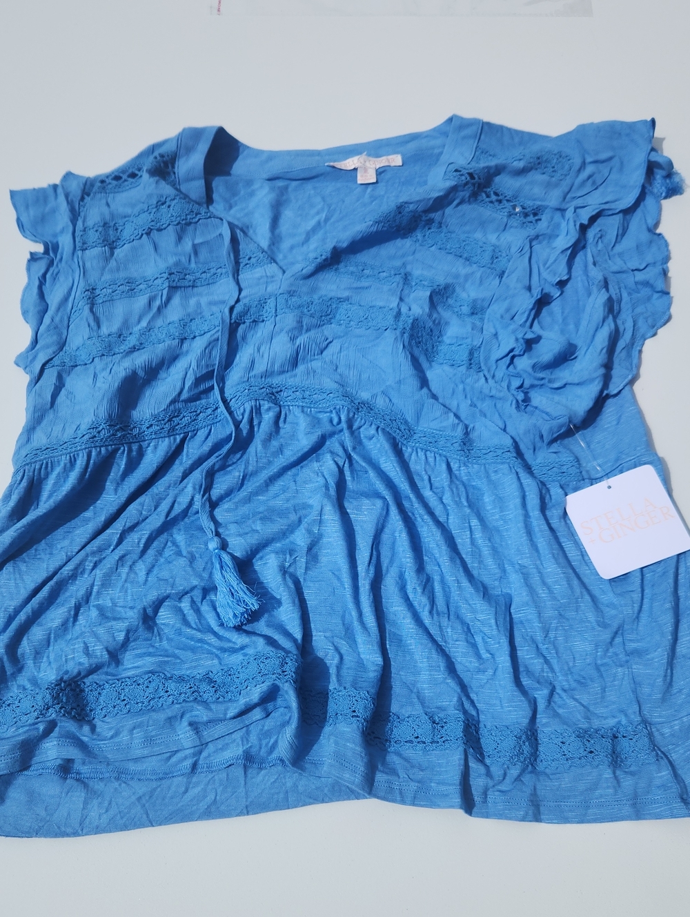 STELLA ANd GINGER Blue Lightweight V-Neck Ruffle Sleeve Top -